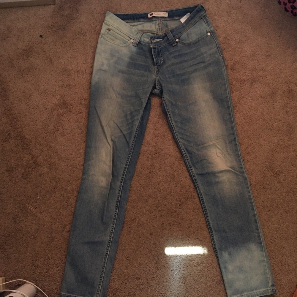 Levi’s bold curve